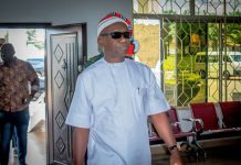 JUST IN: Abia Speaker arriving Abia State House of Assembly Complex.