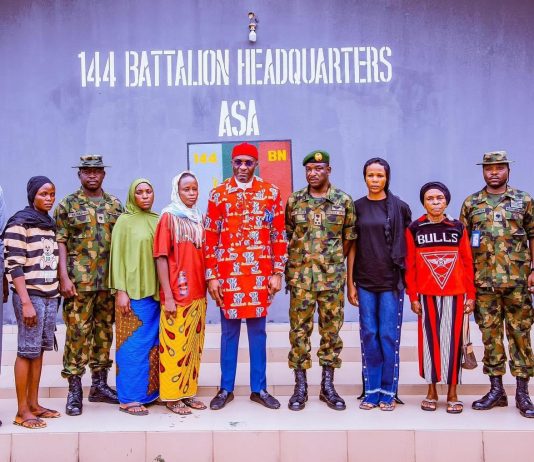 House of Reps Deputy Speaker Rep. Benjamin Okezie Kalu Visits Nigerian Army, Commiserate with Them over the K!ll!ng of Five Soldiers in Aba