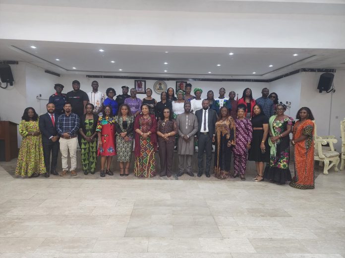 956b575c-6bbd-46d6-a8c7-fb81d7f0d785