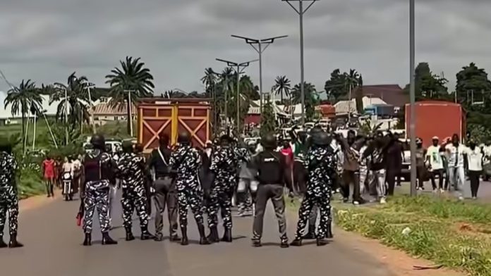 Thugs-Attack-Peter-Obis-Convoy